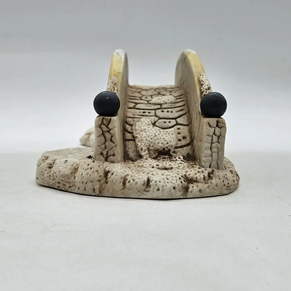Unmarked ceramic bridge